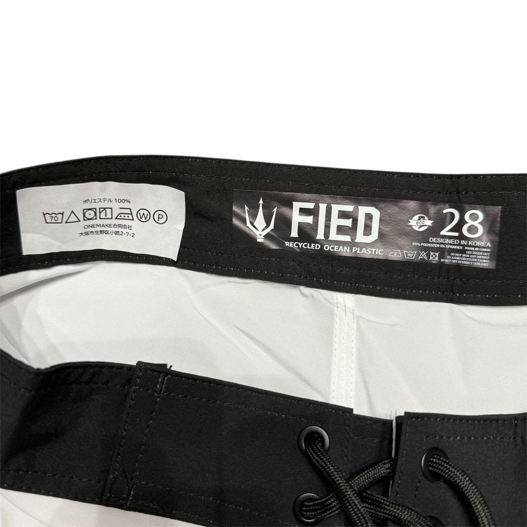 は*ま様 【新品✨️】ファイド サーフパンツ 水着 ホワイト ストライプ