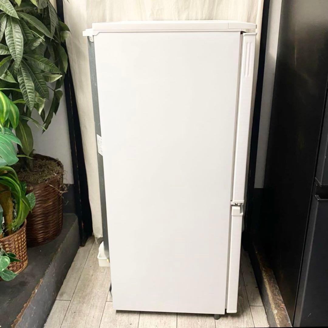 どっちも付け替えドアだから引越しにも連れてける♪一人暮らしに！冷凍冷蔵庫137L