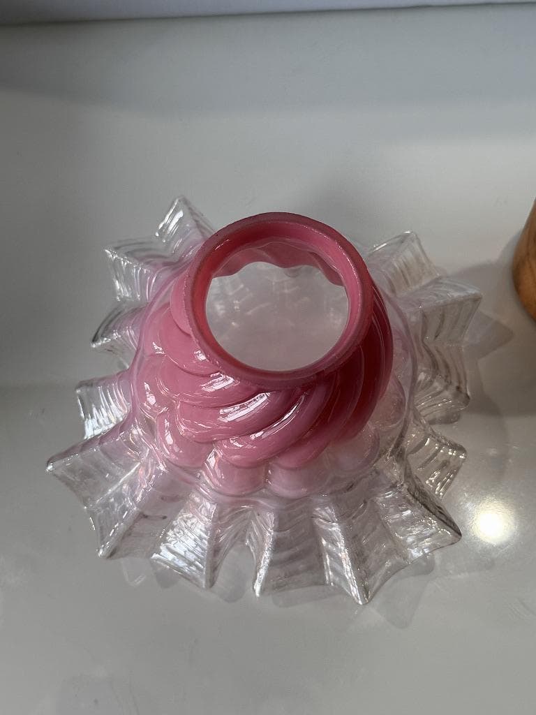 ⑦ 英国アンティーク ピンクとオパールセンド ランプシェード フリル