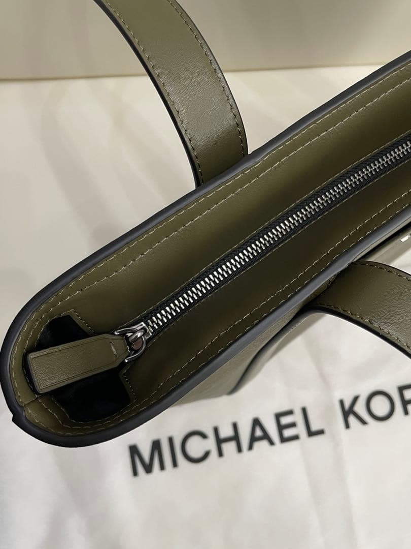 【新品未使用❤︎】MICHAEL KORS オリーブビジネスバッグ　マイケルコース