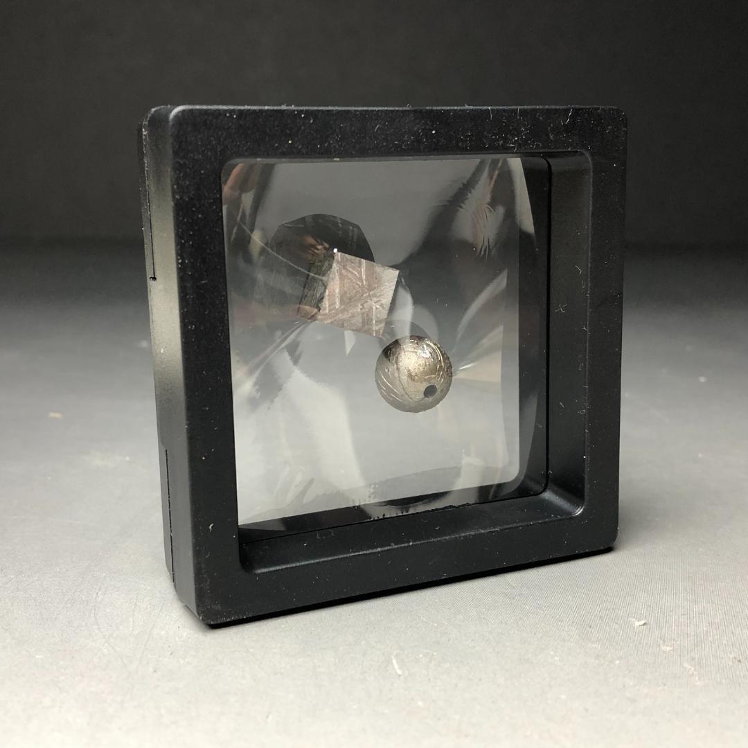 ハ*ル様 アルタイ隕石 鉄隕石 ギベオン 原石 メテオライト 球体と立方体の