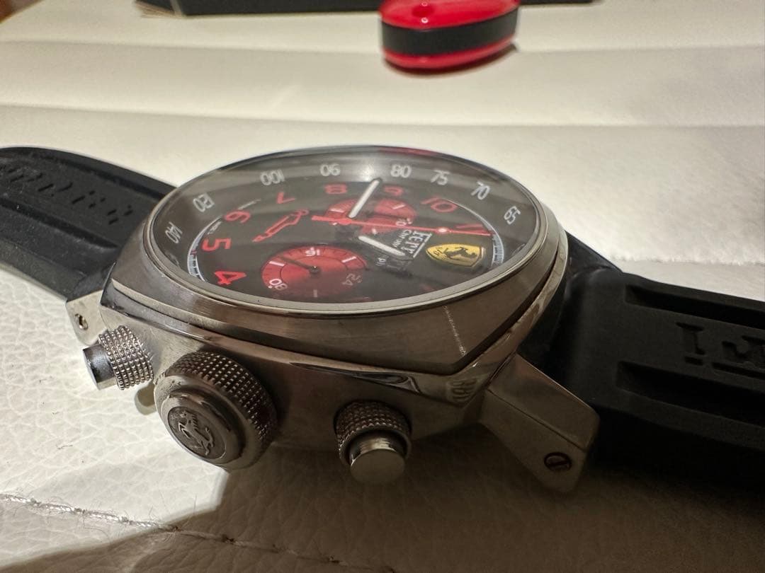 Ferrari ロゴ腕時計　ジャンク