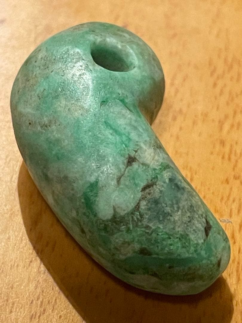 縄文〜弥生時代勾玉翡翠緑色石