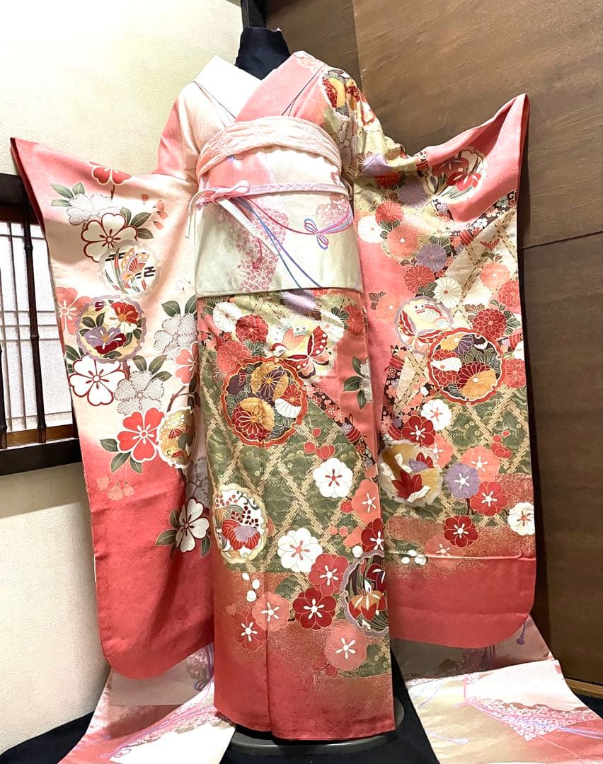 振袖 フルセット6点サイズS〜M 駒刺繍 雪輪花蝶文 金彩 正絹 - メルカリ