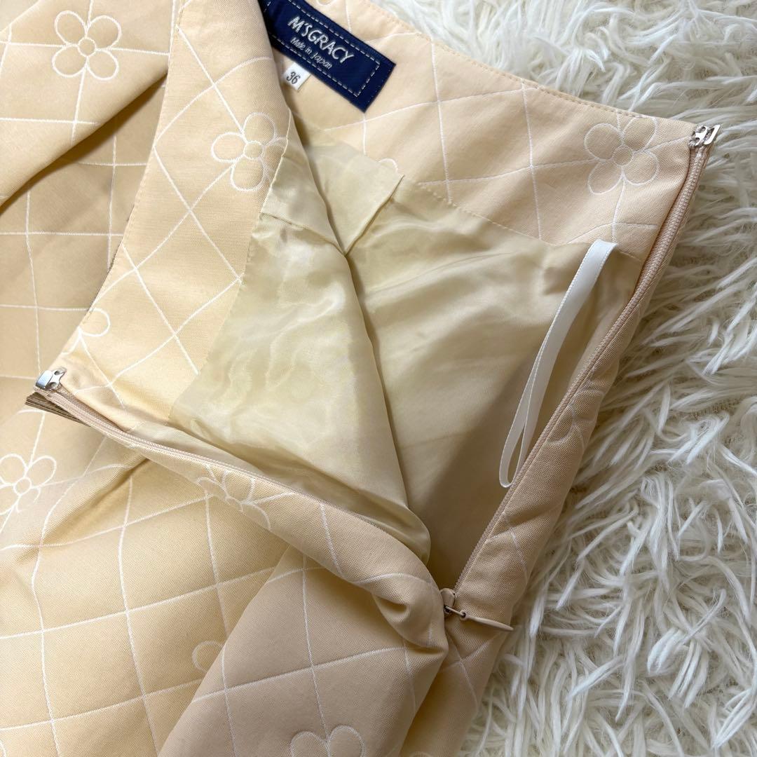 【未使用品】リボン　花柄　キルト風ジャカード　エムズグレイシー　スカート　パール