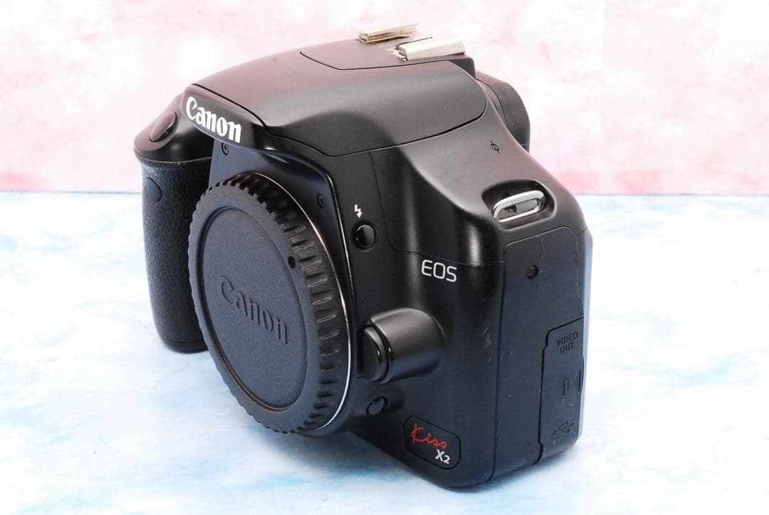 ☆キャノン Kiss X2☆初心者向けセット☆一眼レフカメラ☆バッグ付き