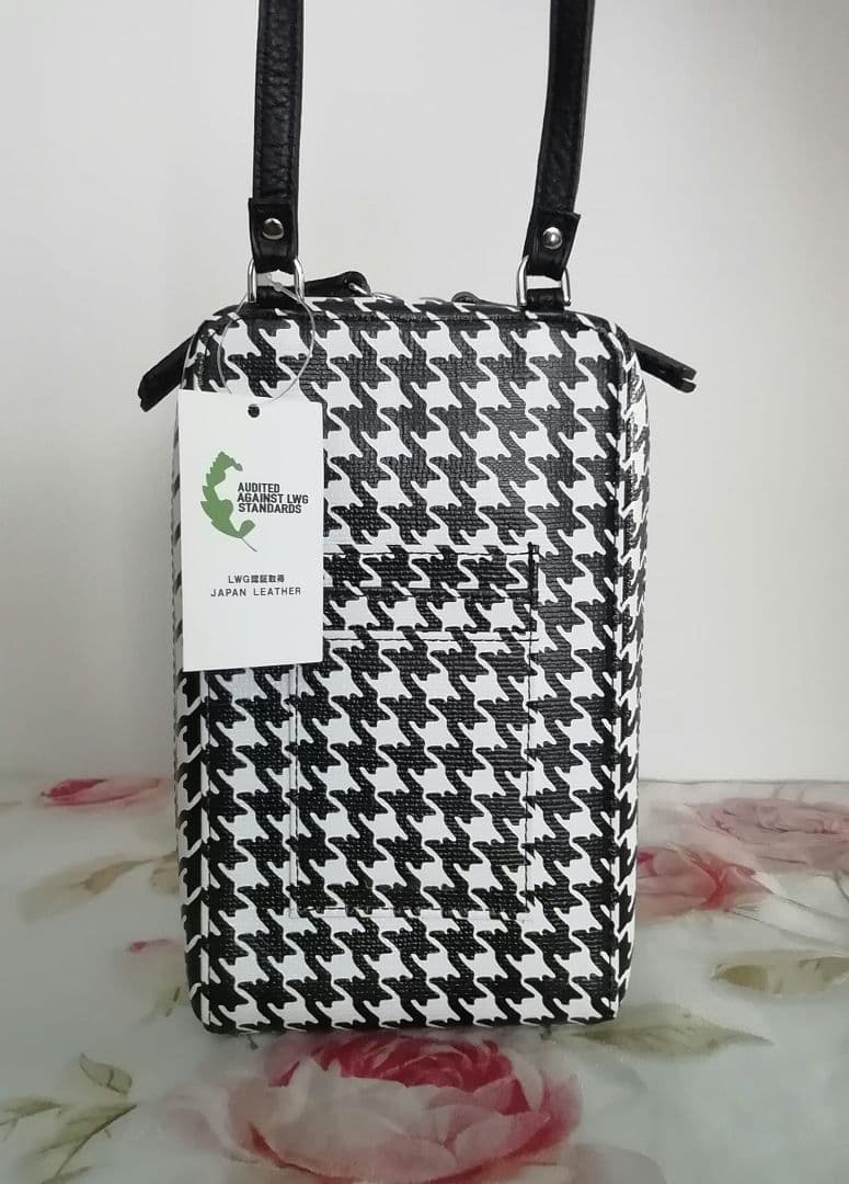 タマミワタナベ☆牛革スマホショルダーバッグ日本製☆ADMJレザージュエルズZAO