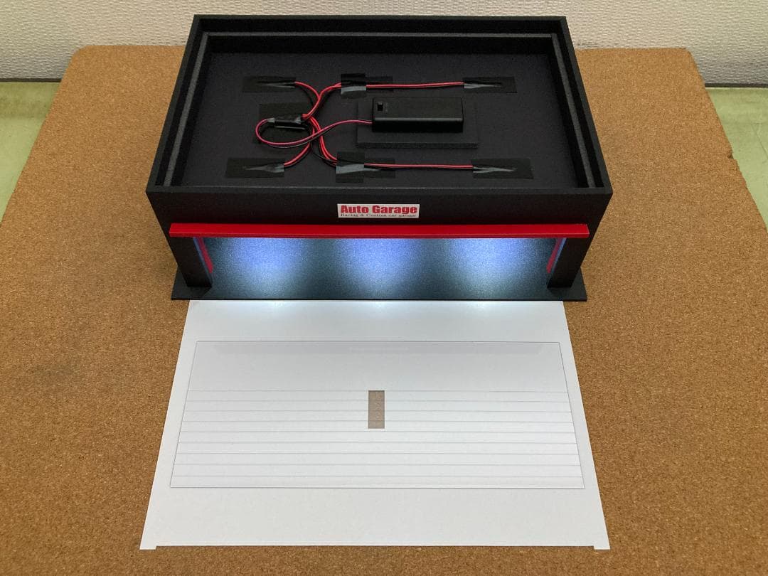 ミニカー専用ジオラマ：1/43 鉄骨造タイプガレージ／アクセサリー6点付属！