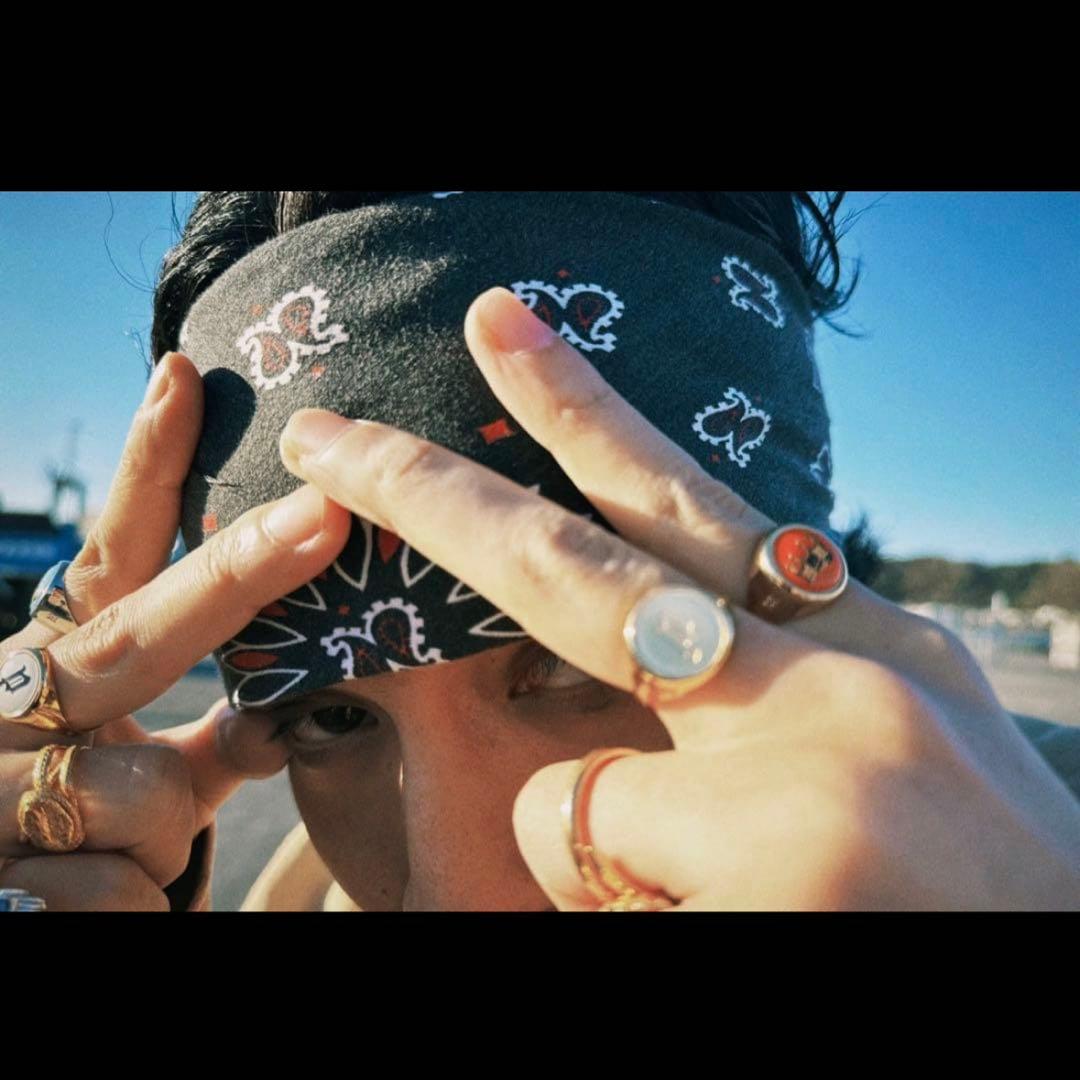 「POINTLESS JOURNEY」トイリング／クラウンレッド