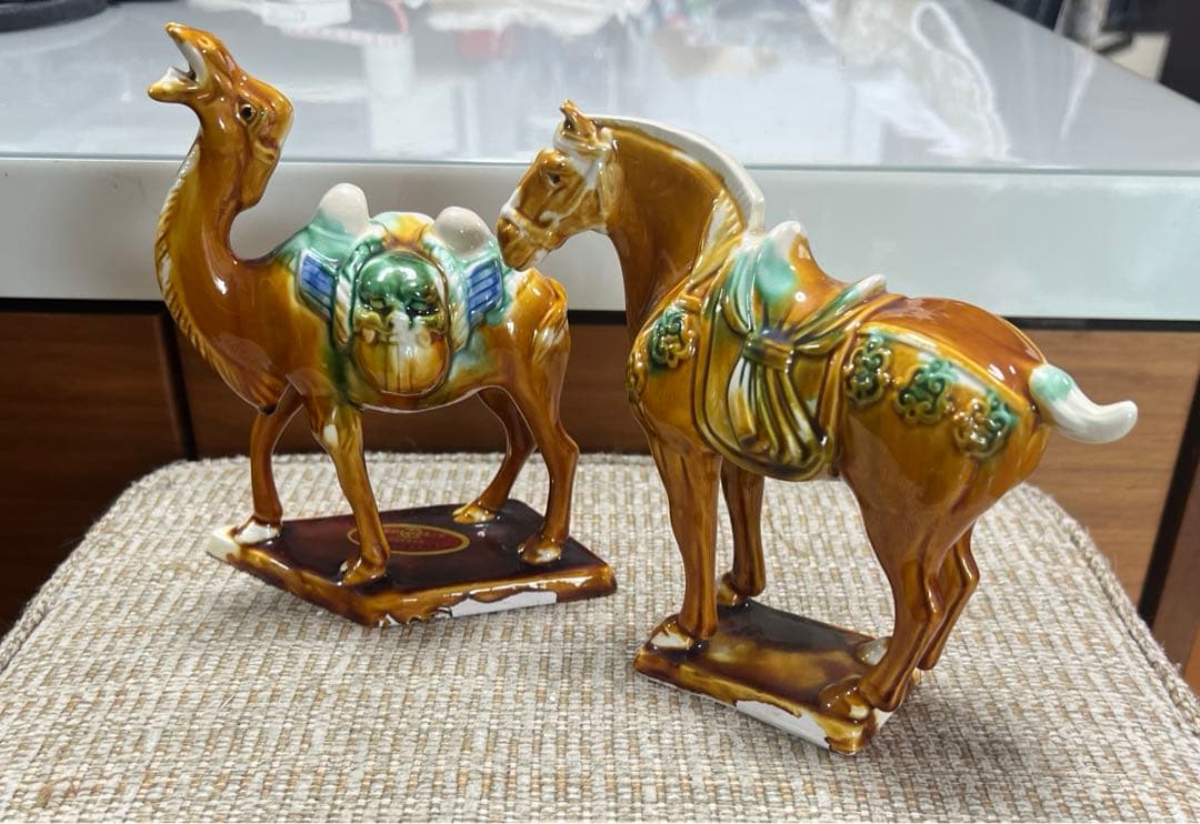 唐三彩 中国製 動物置物 馬 ラクダ 陶器製 唐三彩 骨董品 - メルカリ