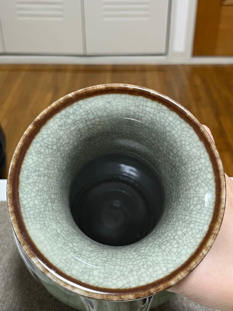 中国美術 龍泉窯 古典焼 官窯 希少 手描 雙耳 彫雲龍文壺 花器 唐物 骨董