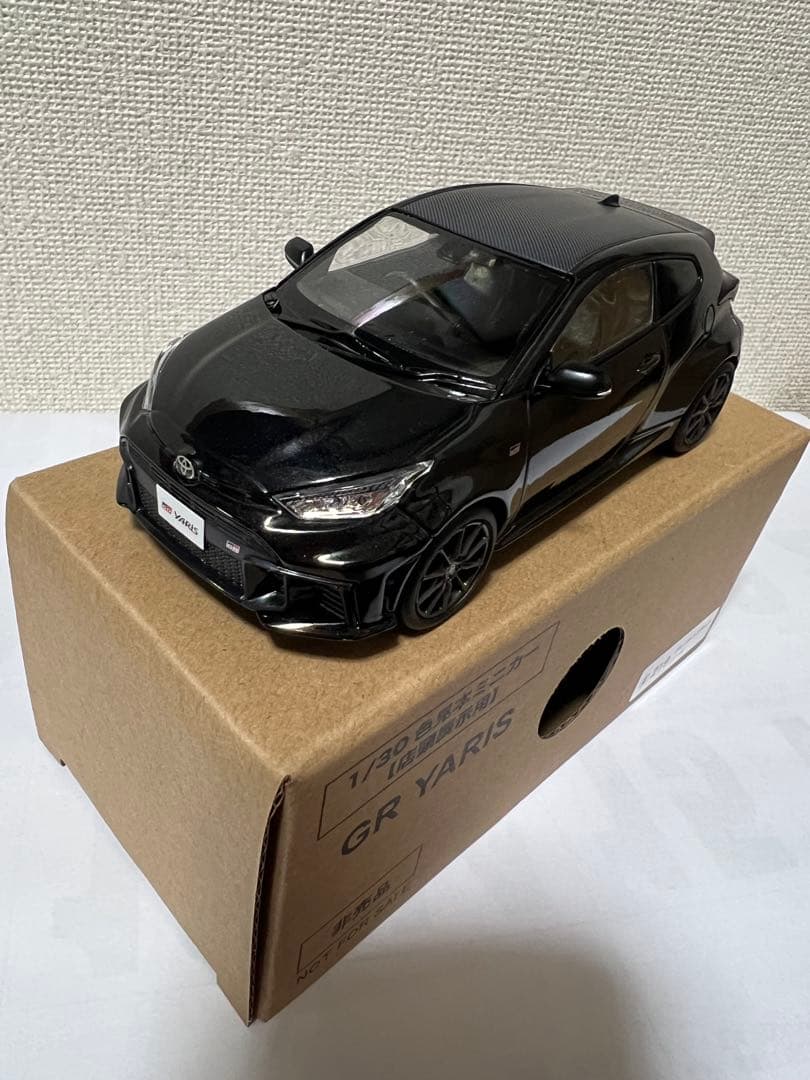 【非売品】トヨタ GR YARIS ミニカー ブラック 1/30 送料込み トヨタ GRヤリス 1/30 前期 非売品 カラーサンプル ミニカー