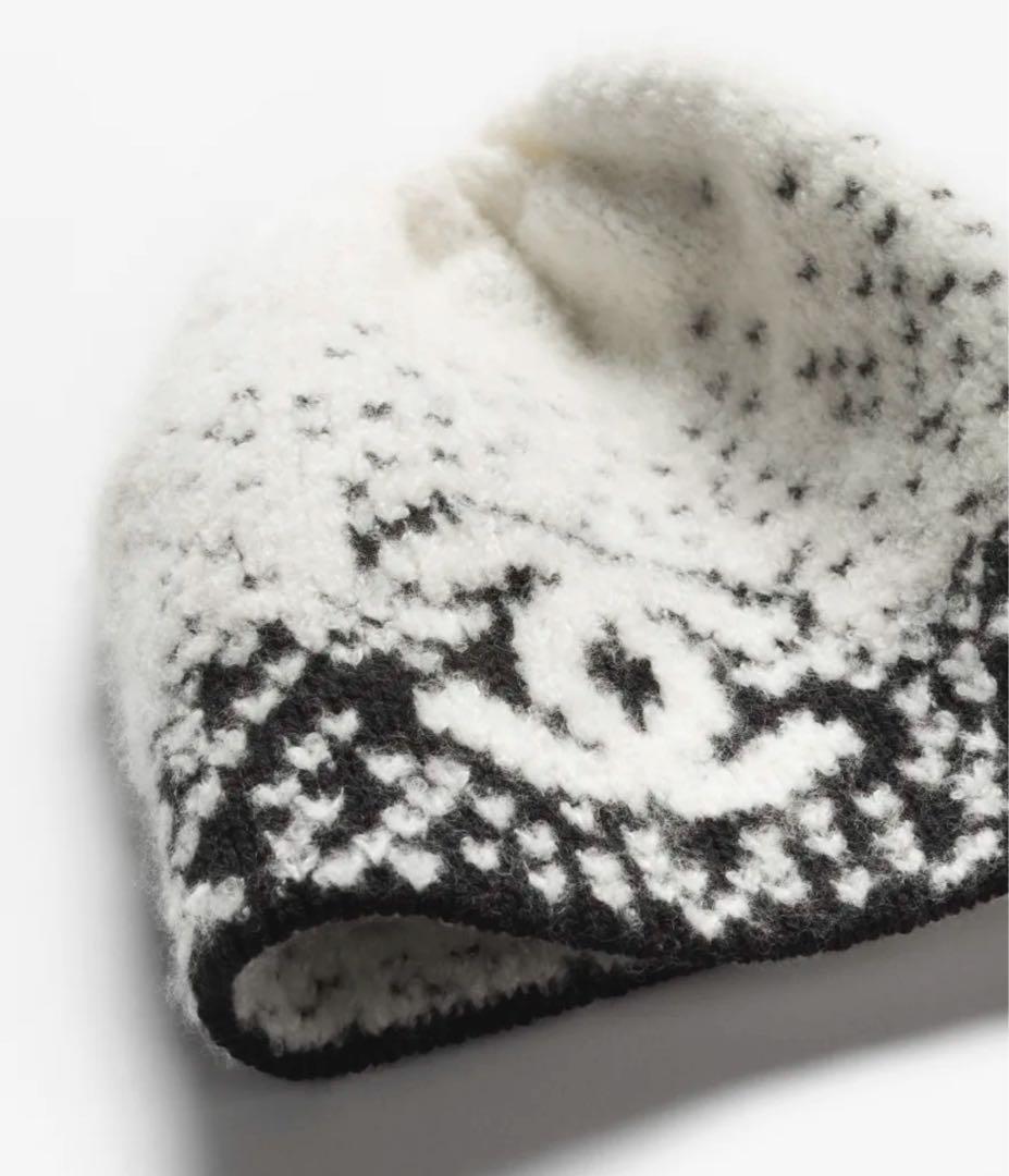 値下げ！新品未使用シャネルニット帽CCロゴcoconeige 最新作