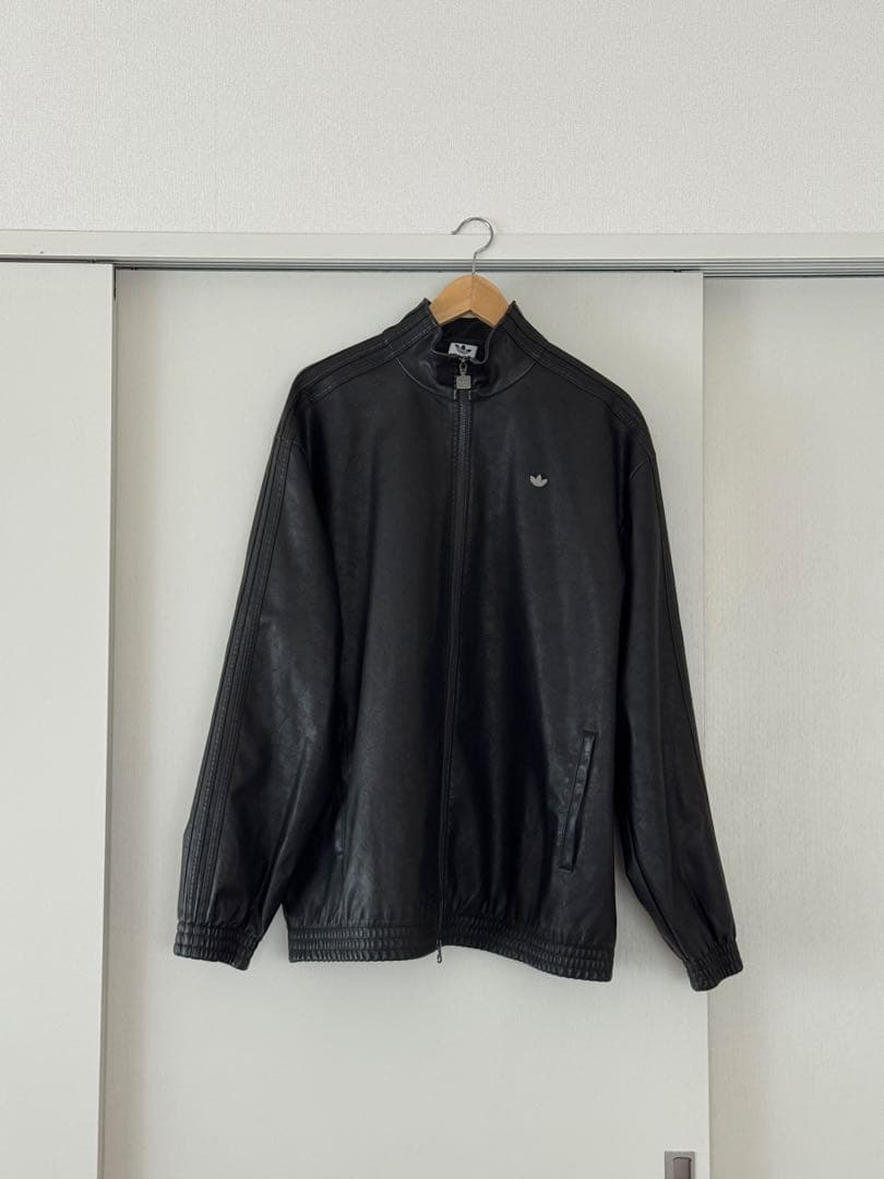 ジャケット・アウター adidas PLEATHER FIREBIRD OVERSIZED TRAC adidas PLEATHER FIREBIRD OVERSIZED TRACKTOP ユーティリティブラック