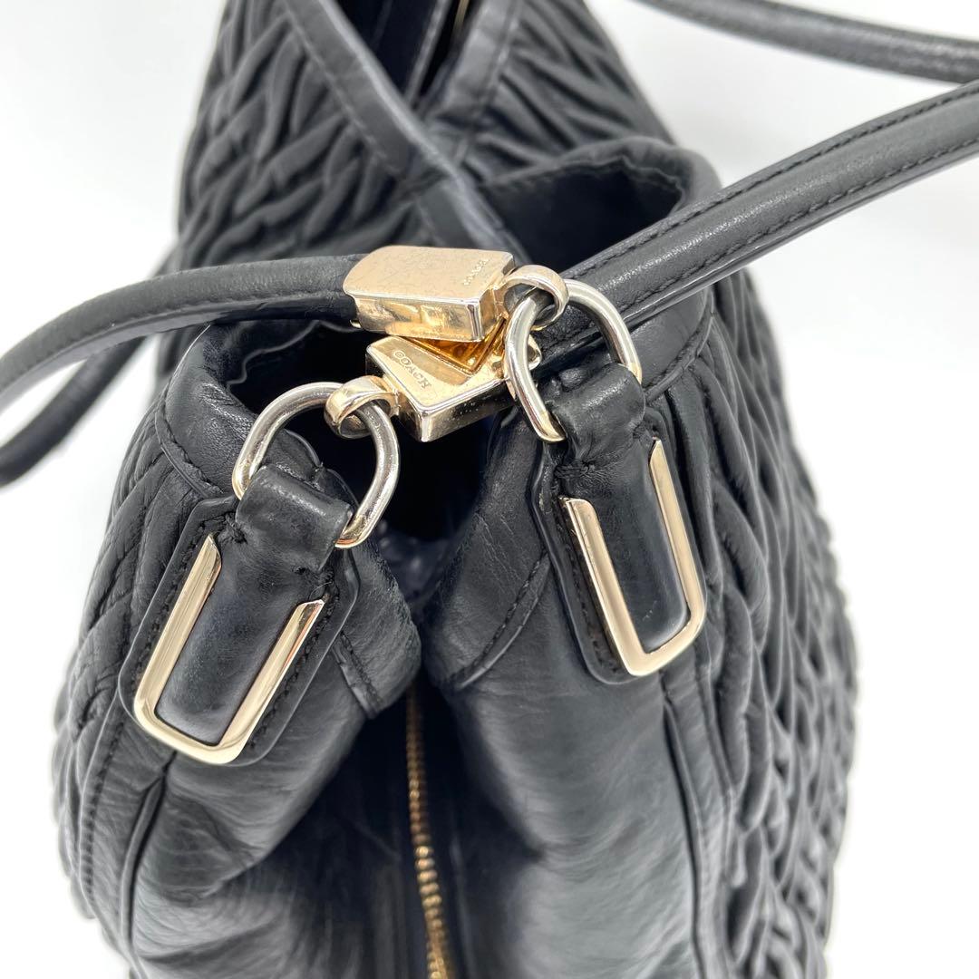 【極美品】コーチ　マディソン　ショルダーバッグ　キルティング　レザー　黒　A4可