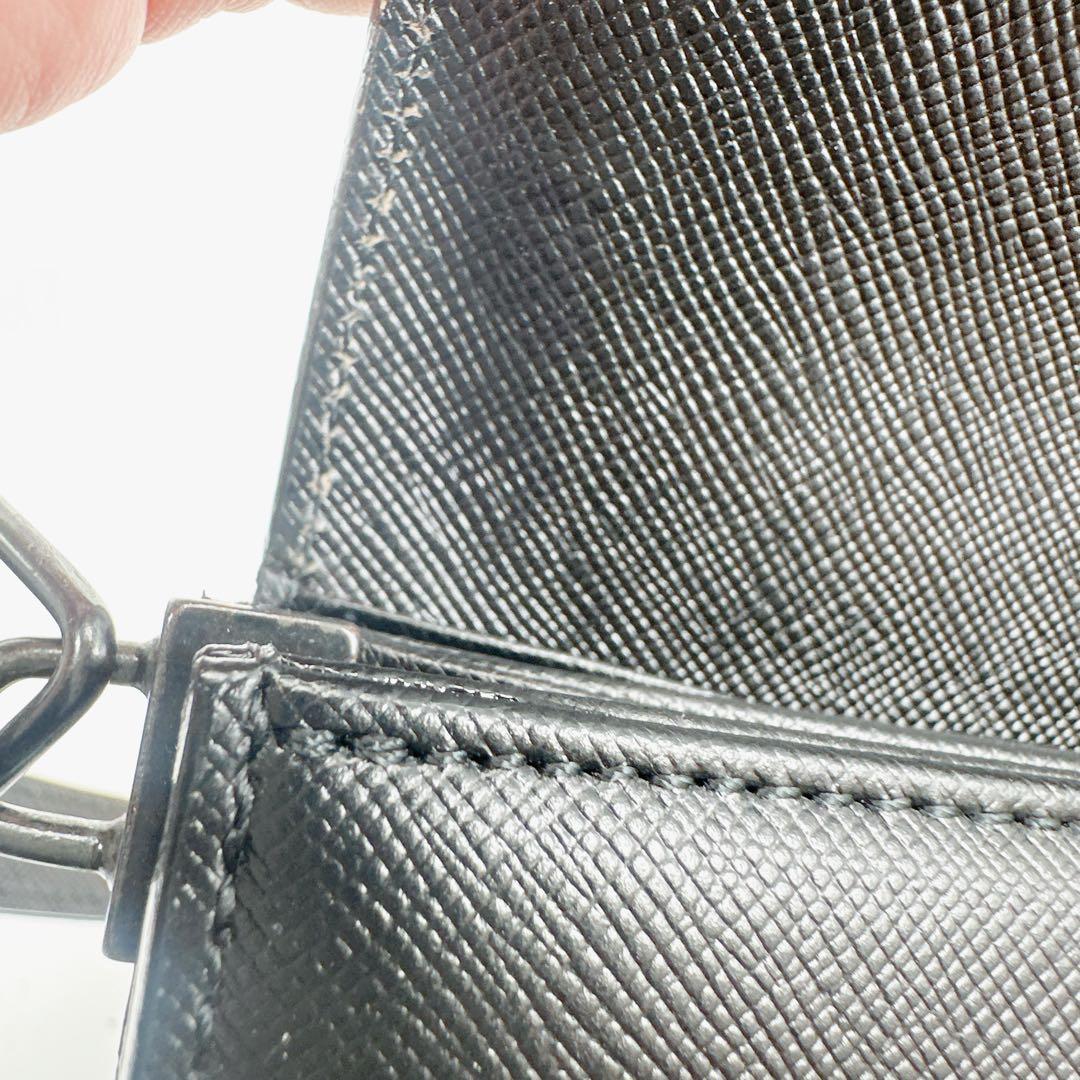 イヴサンローラン　ブラック　レザー　カサンドラロゴ　ワンショルダーバッグ　黒