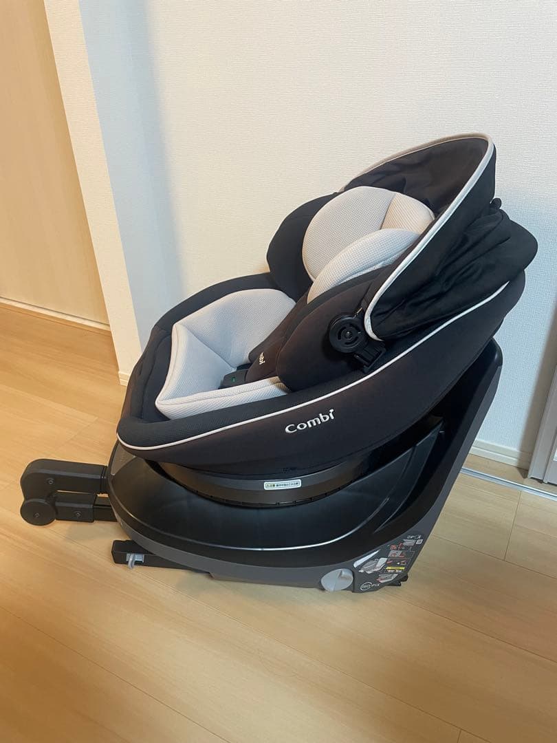 美品　Combi クルムーヴスマート ISOFIX エッグショック Neo