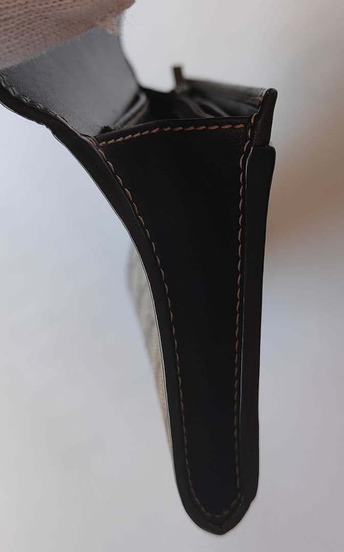 mon【未使用】GUCCI 二つ折り財布 GG柄 PVC ブラウン