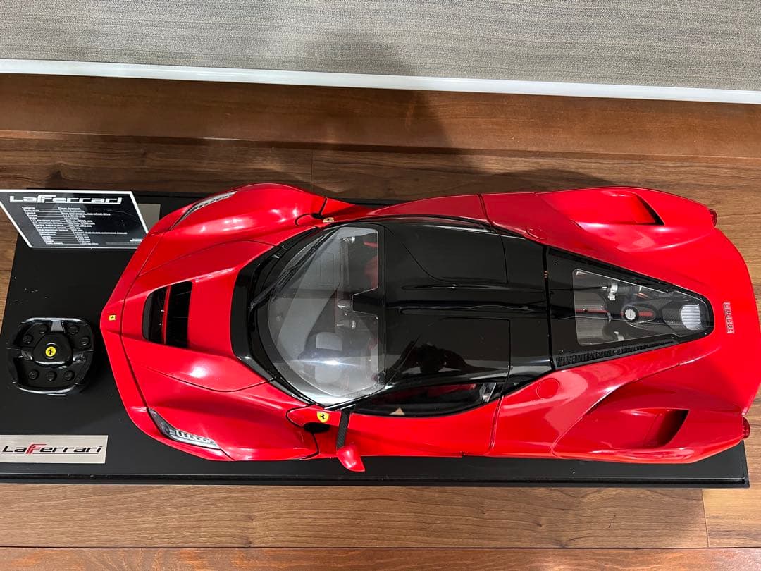 アシェットLaFerrari 1/8スケールモデル 赤