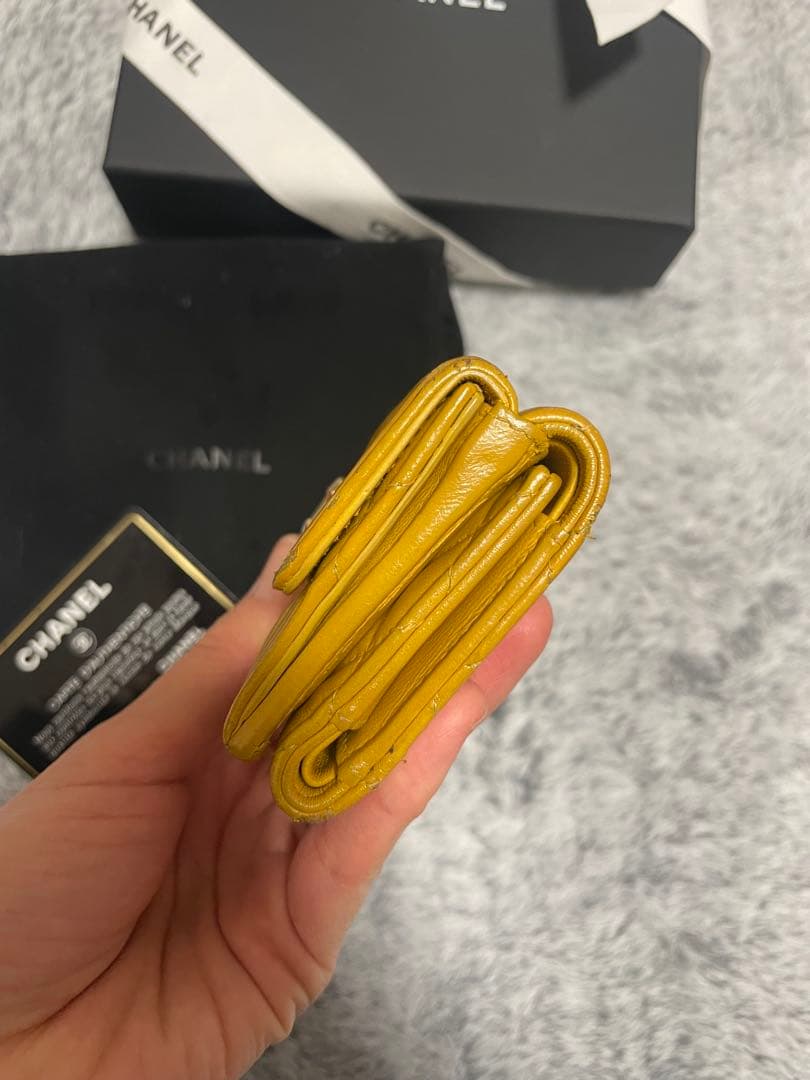 CHANEL イエロー キルティング 三つ折り財布