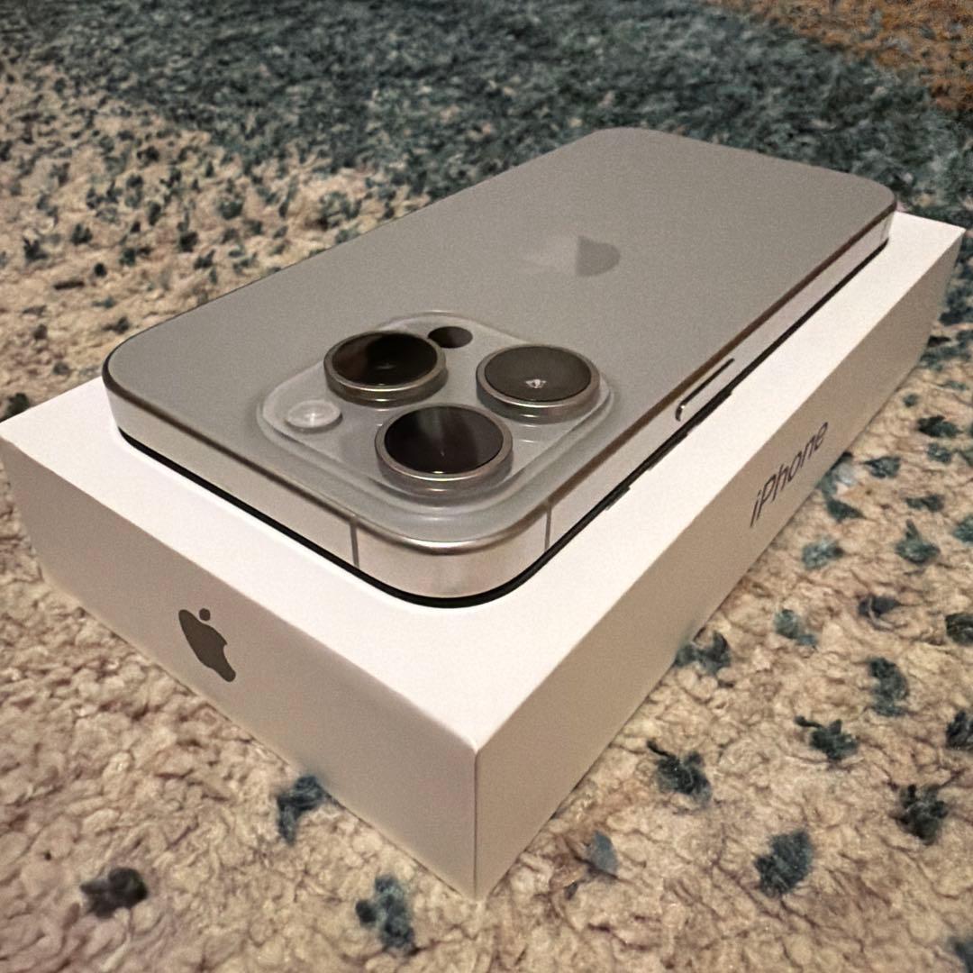 バッテリー90% iPhone 15 Pro 128GB ナチュラルチタニウム Apple