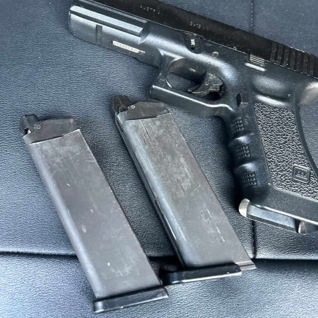 Glock 17 ガスガン 9x19mm オーストリア製　マガジン2個付き