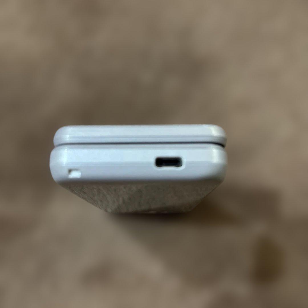 Y!mobile AQUOSケータイ2 602SH ホワイト