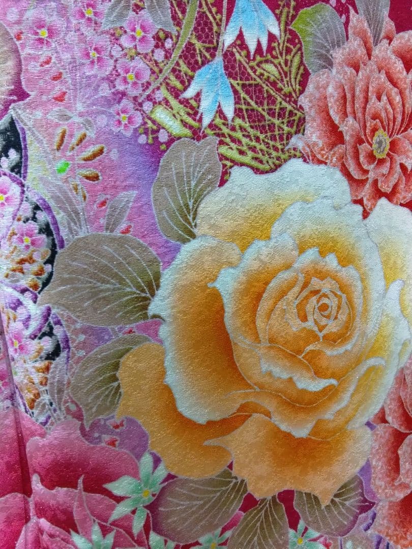 古典柄の正絹振袖 着物リメイク 3枚セットです