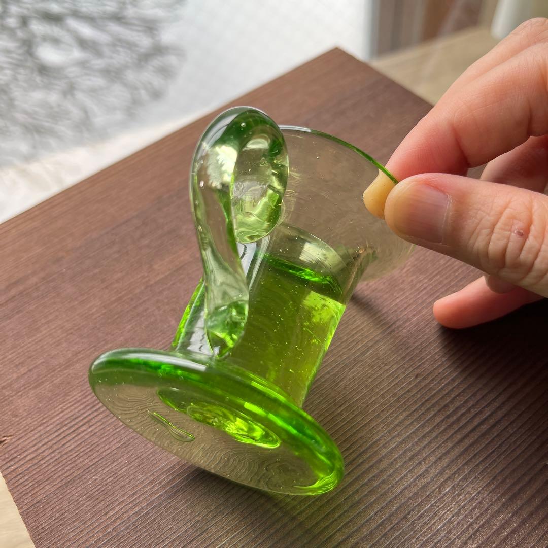 骨董 時代ガラス 超希少若草色 取手付き 厚底 アイスクリームコップ ウラン