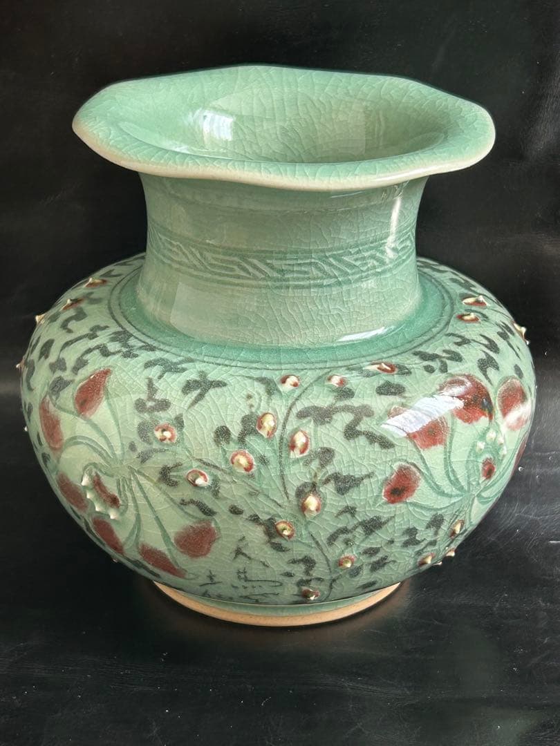 美しい古美術◾️蔵から、可憐な花が咲き誇るかなり超可愛い花瓶、壺