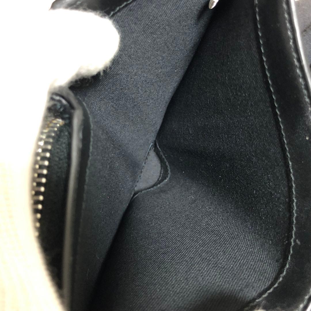 ほぼ未使用　近年モデル✨　ジミーチュウ　二つ折り財布　スタースタッズ　レザー　黒