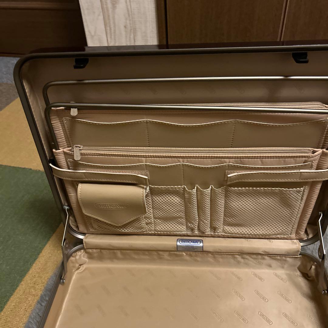 美品 リモワ アタッシュケース ポリカーボネート 18L ビジネス - メルカリ