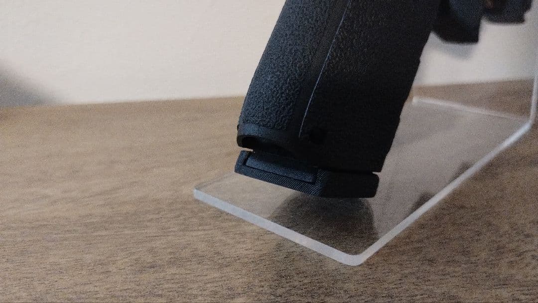 ストライカー 9 ガスブローバック カーボネイト