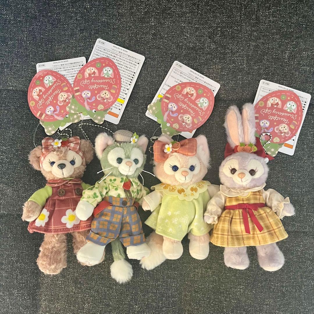 ダッフィーぬいぐるみバッジ4点ハートフェルトストロベリーギフト