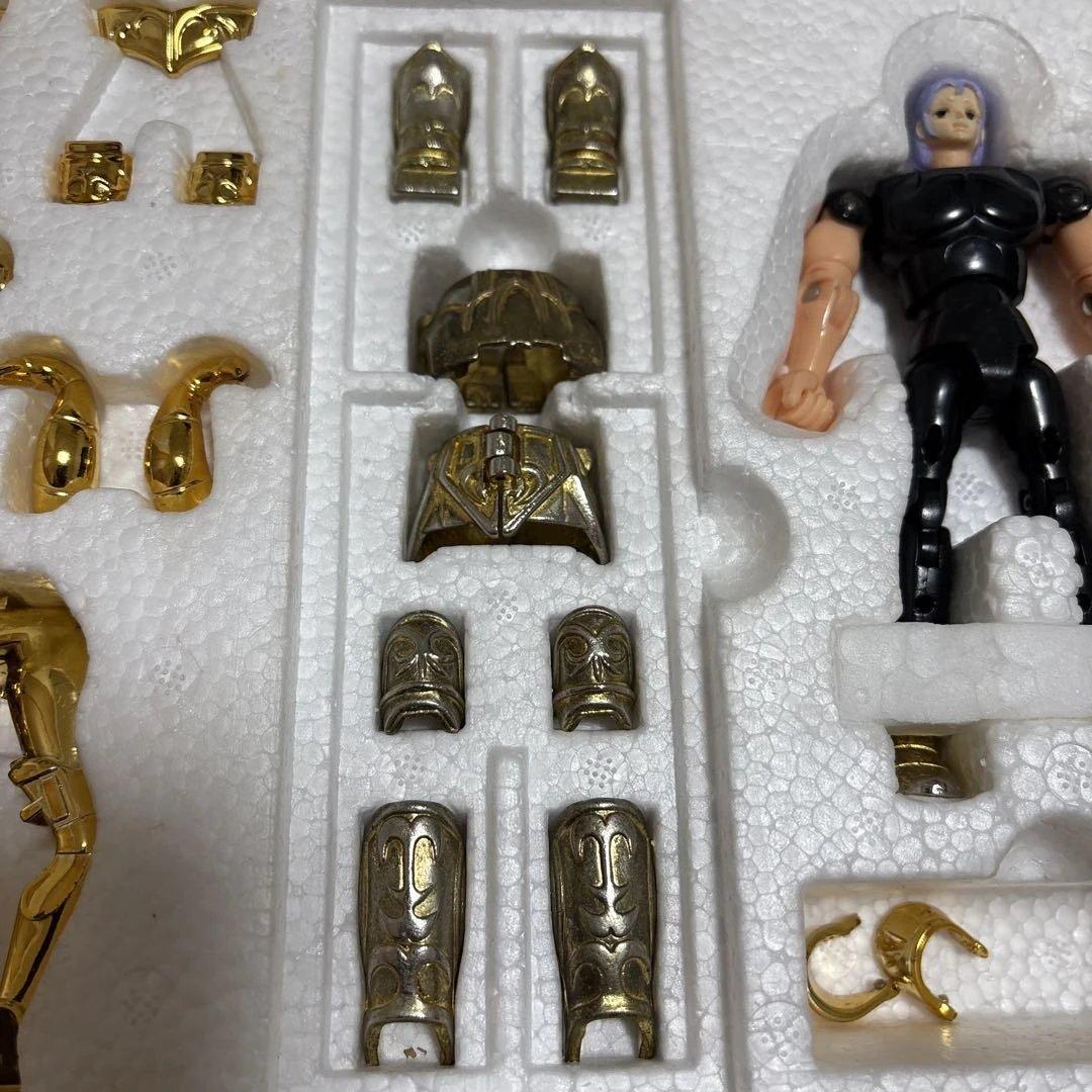 聖闘士星矢アリエスクロス フィギュア バンダイ