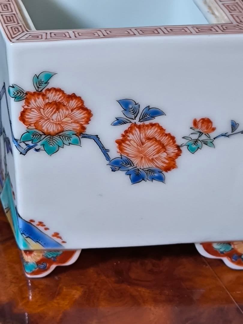 十二代　酒井田柿右衛門　牡丹紋様香炉　菱形香炉　共箱