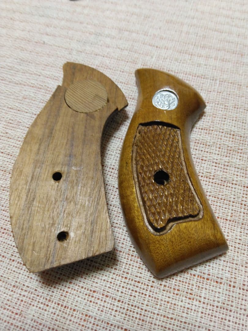 木製グリップ アルタモント S&W Jフレーム用 木製グリップ チェッカー