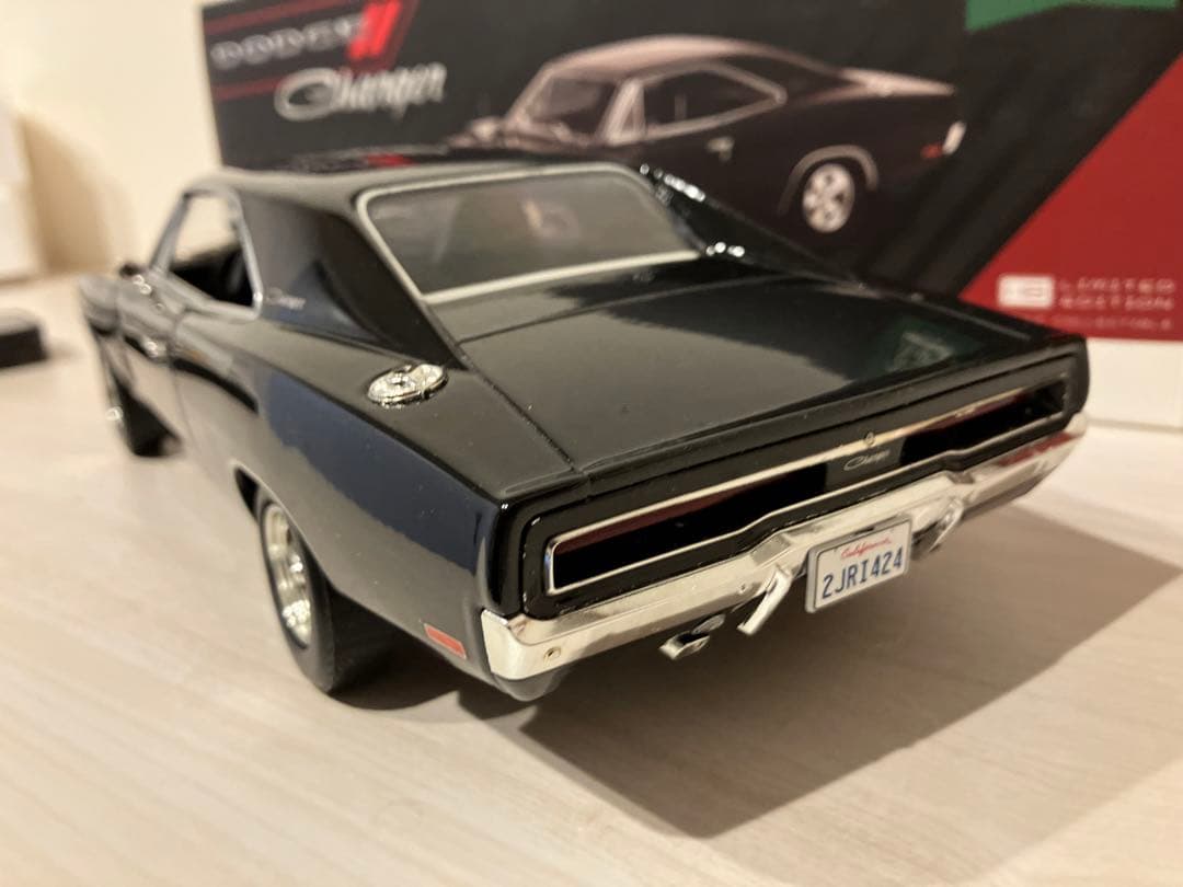 1/18 GREENLIGHT ダッジチャージー RT