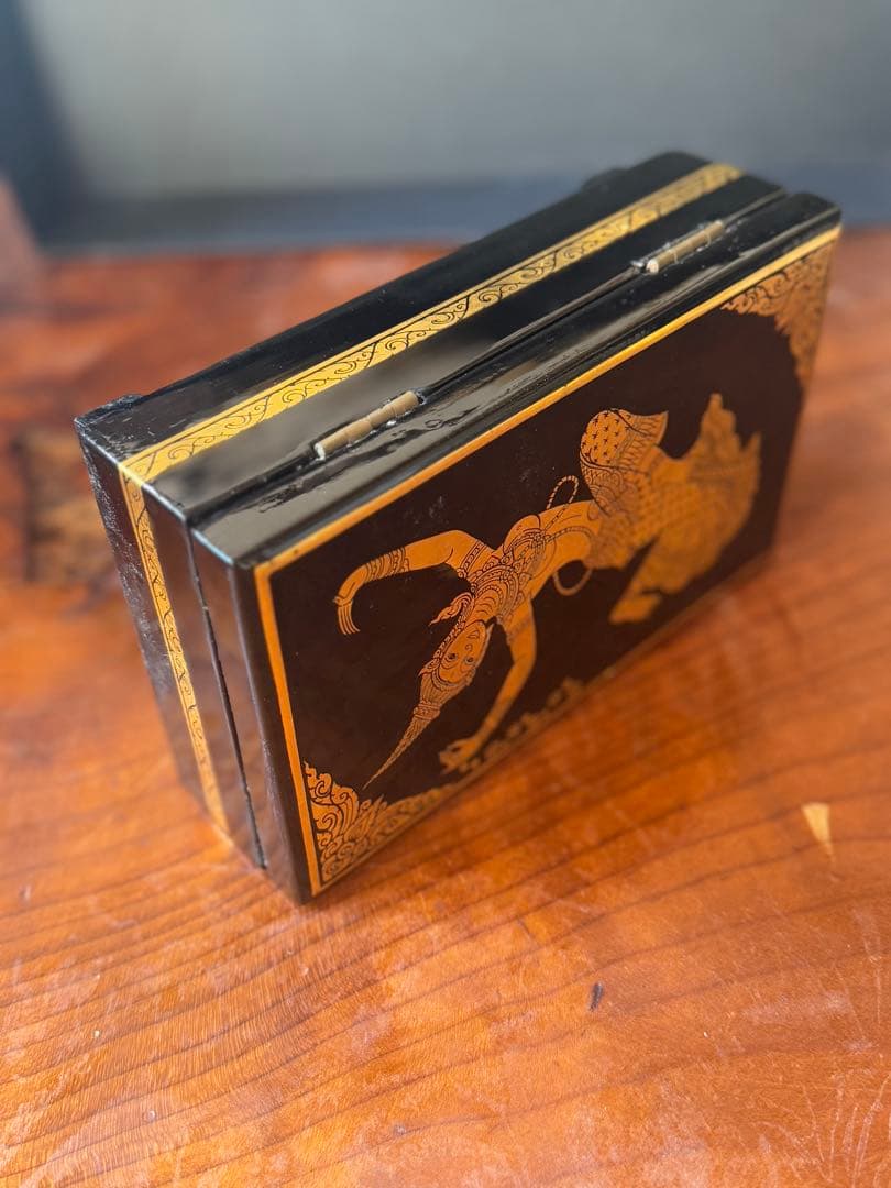 タイ・チュンマイ】金色装飾のジュエリーボックス