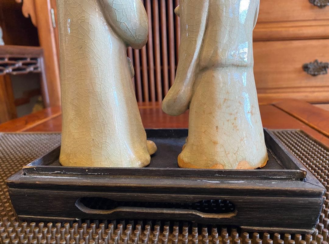 中国 青磁人物像ペア・鑑賞ケース付 ・ヴィンテージ レア ・中国 台湾茶器