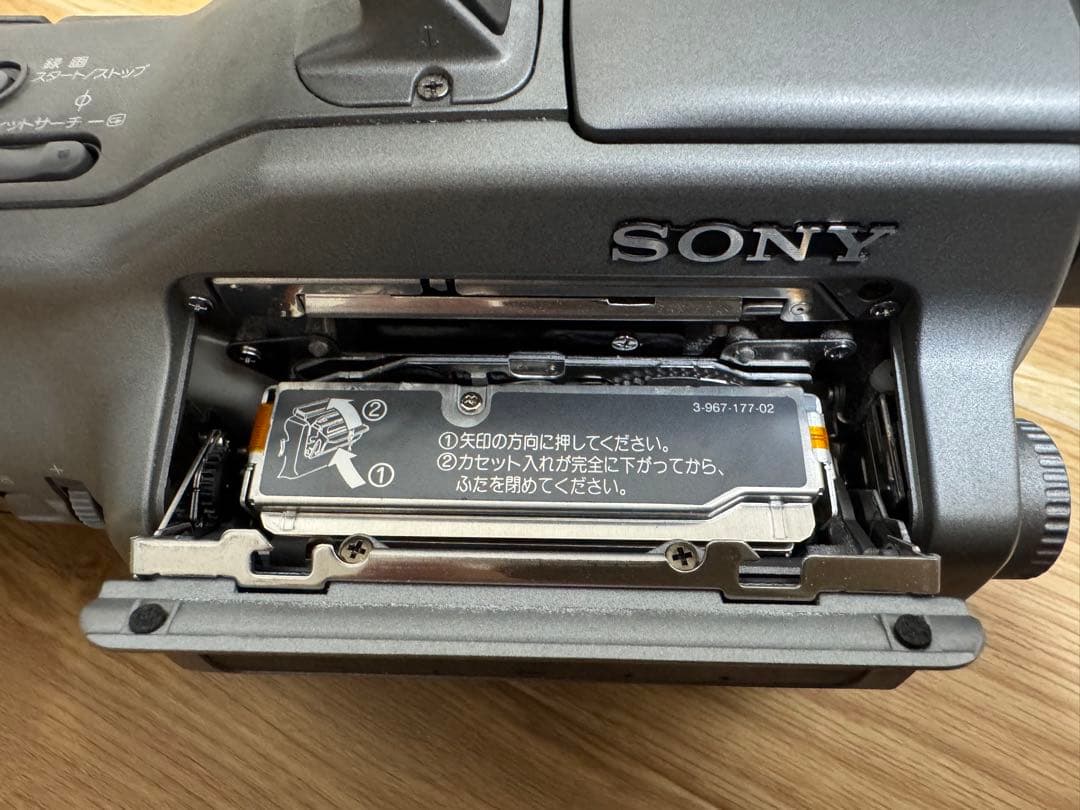 美品　SONY DCR-VX1000 デジタルビデオカメラ ハンディカム ソニー