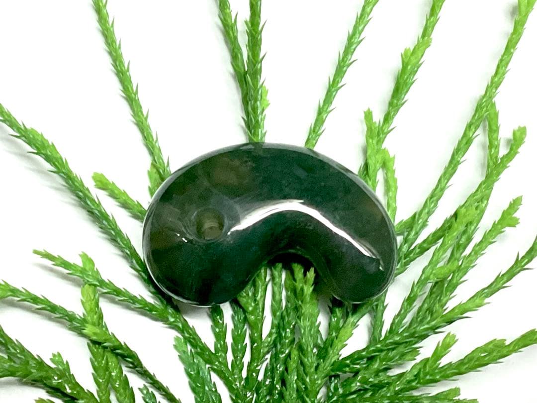 ✳絶品‼️濃厚青緑の碧玉 出雲石勾玉 最高級品 幻の