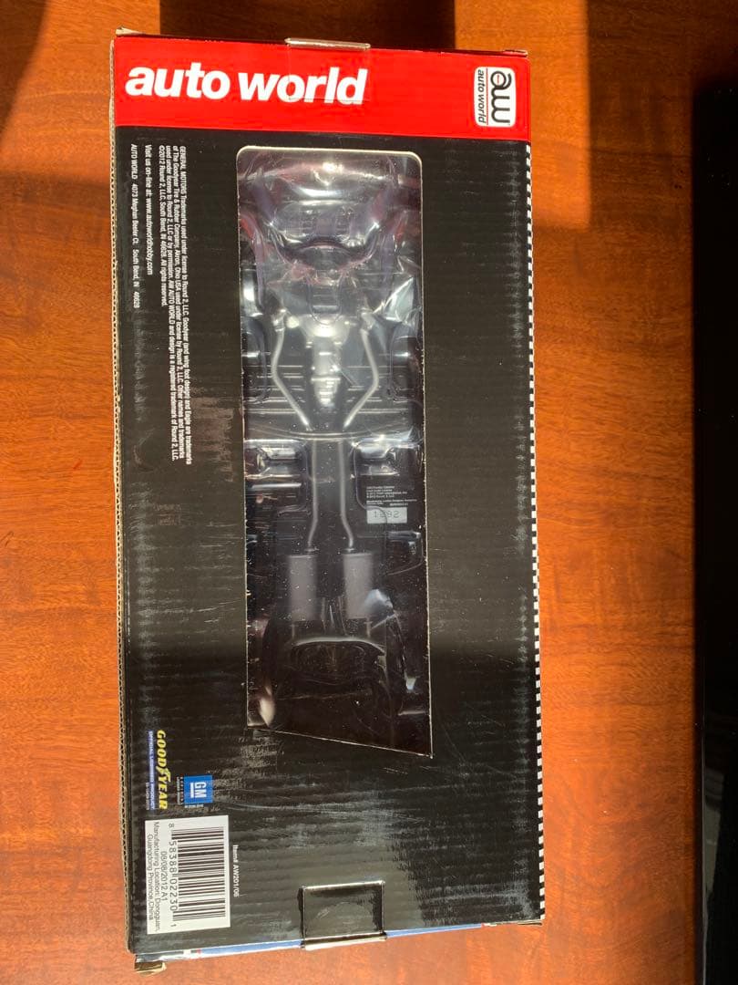 ミニカー 1962 PONTIAC CATALINA SUPER DUTY 1/18