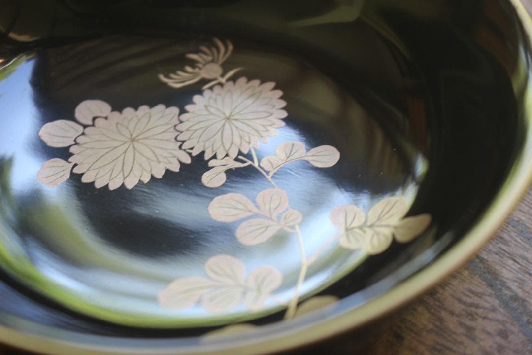 小傷有！時代金縁黒漆に優美な草花蒔絵の映える小皿7点（検輪島塗蒔絵皿菓子皿