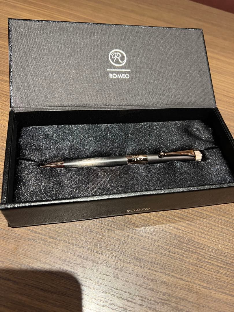 伊東屋 ロメオNo.3 ファインブラッシュ (ガンメタル/アプリコット