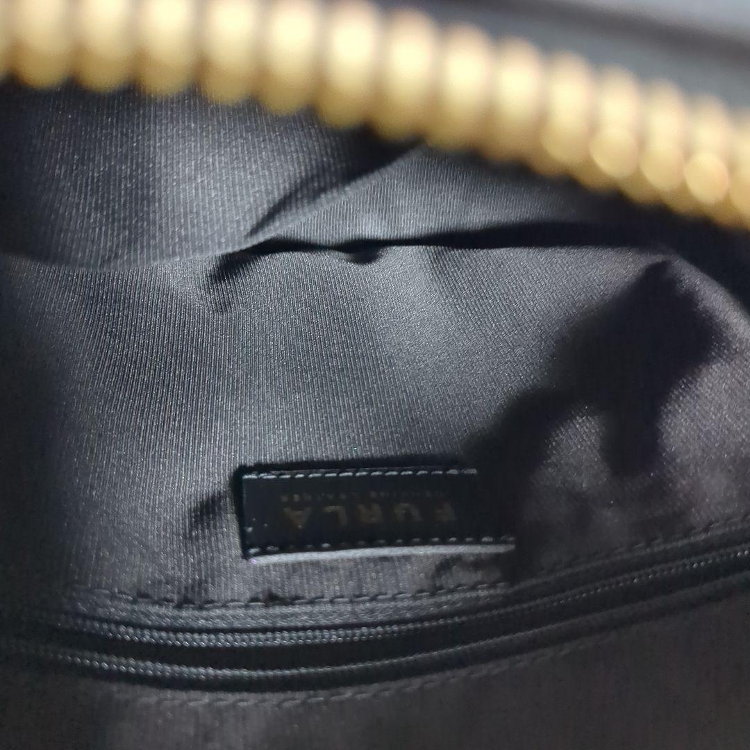 【美品】FURLA ブラック ハンドバッグ ショルダーストラップ付き