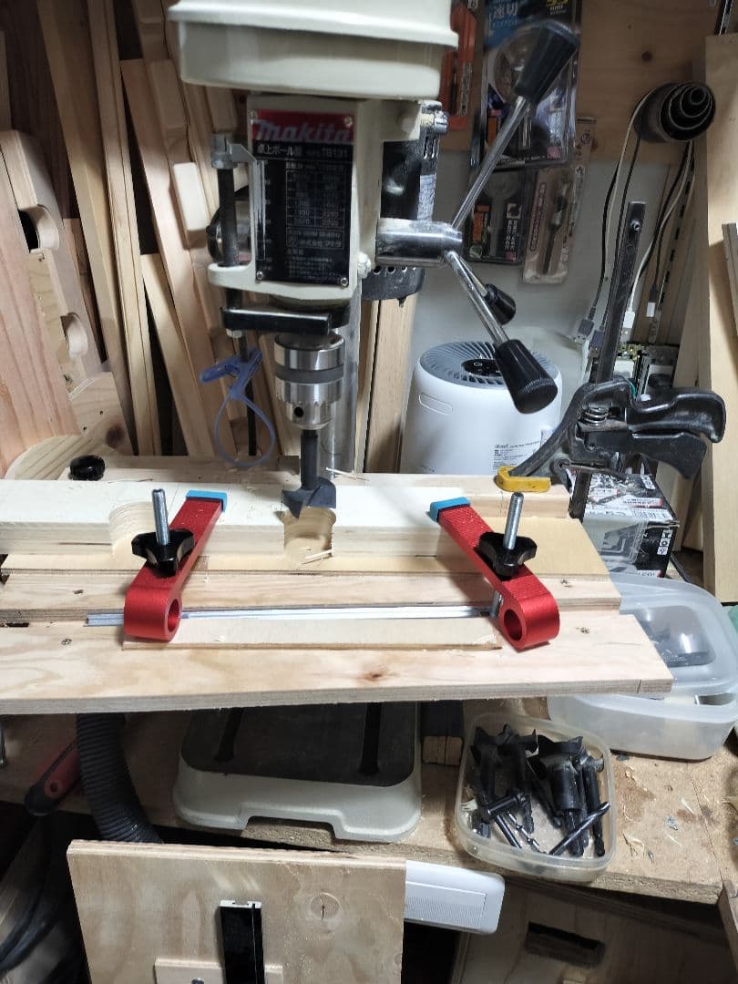 ハンドメイド　木製スタンド　三線　ウクレレ 兼用タイプ　 ナチュラルカラー4本用