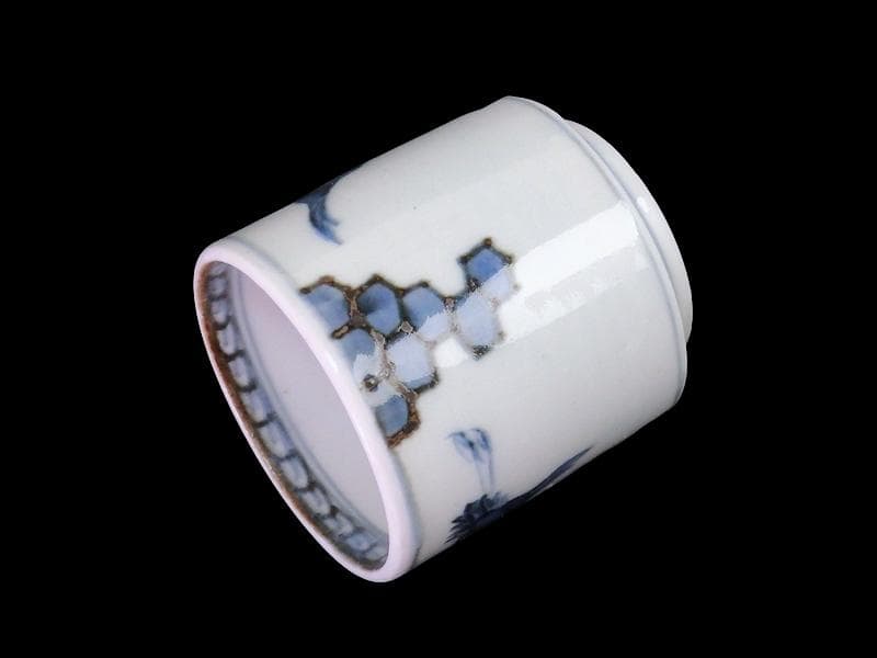 古伊万里　染付　鶴に亀甲紋の図　覗き　のぞき　猪口　E087AS-DBk