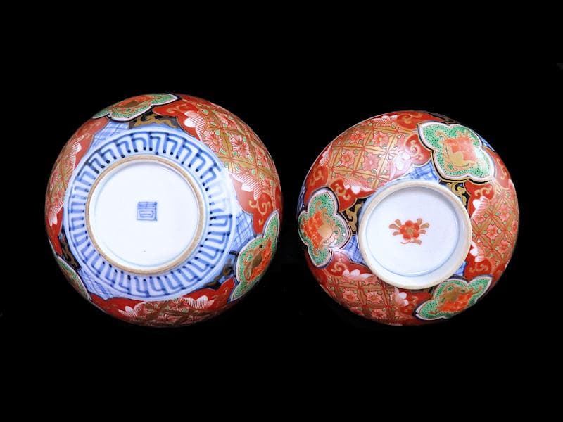 古伊万里　金襴手　七宝紋に菊花四方襷紋の図　大振蓋茶碗　A531AS-CJb