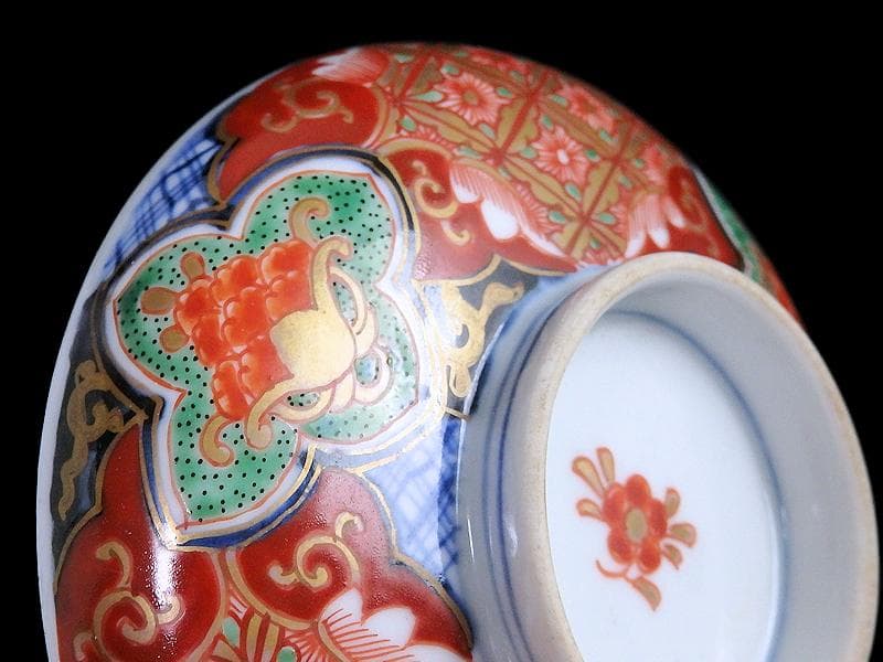 古伊万里　金襴手　七宝紋に菊花四方襷紋の図　大振蓋茶碗　A531AS-CJb